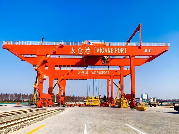 [如何确定集装箱龙门吊的起升高度]