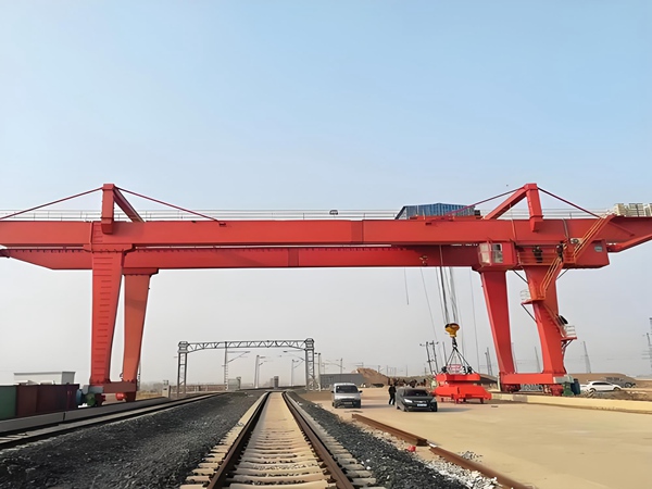 [山东枣庄集装箱门式起重机厂家码头专用龙门吊选型指南]