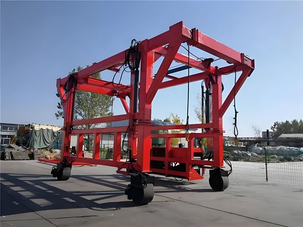 [广西贵港35-80吨集装箱跨运车的综合特点]