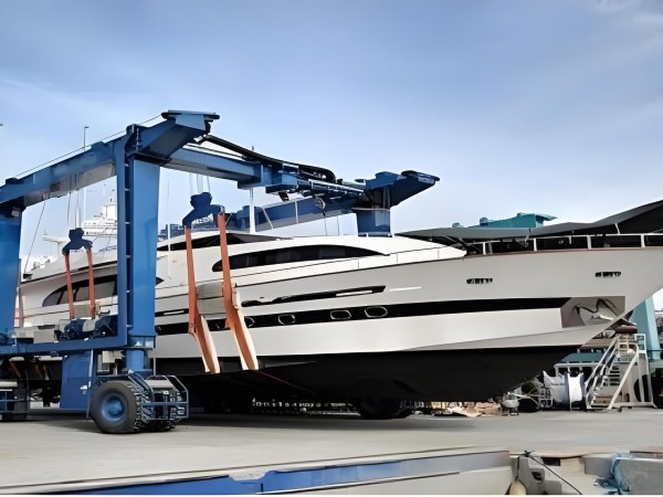 福建泉州游艇搬运机的液压系统需要定期维护吗