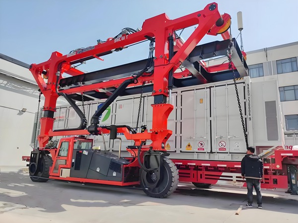 广东深圳集装箱跨运车的分类体系与适用场景